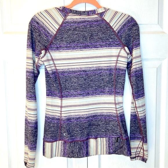 lululemon athletica Tops - Lululemon size 4 long sleeve pocketed running top